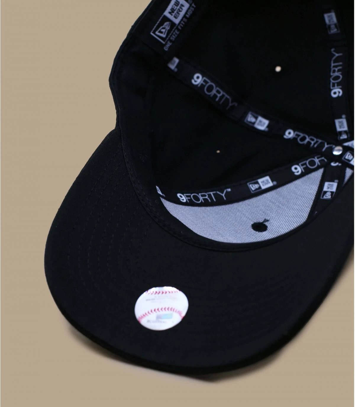 NEW ERA Casquette Black Base 940 NY Pink 7 NEW ERA Casquette Black Base 940 NY Pink – Image 5
