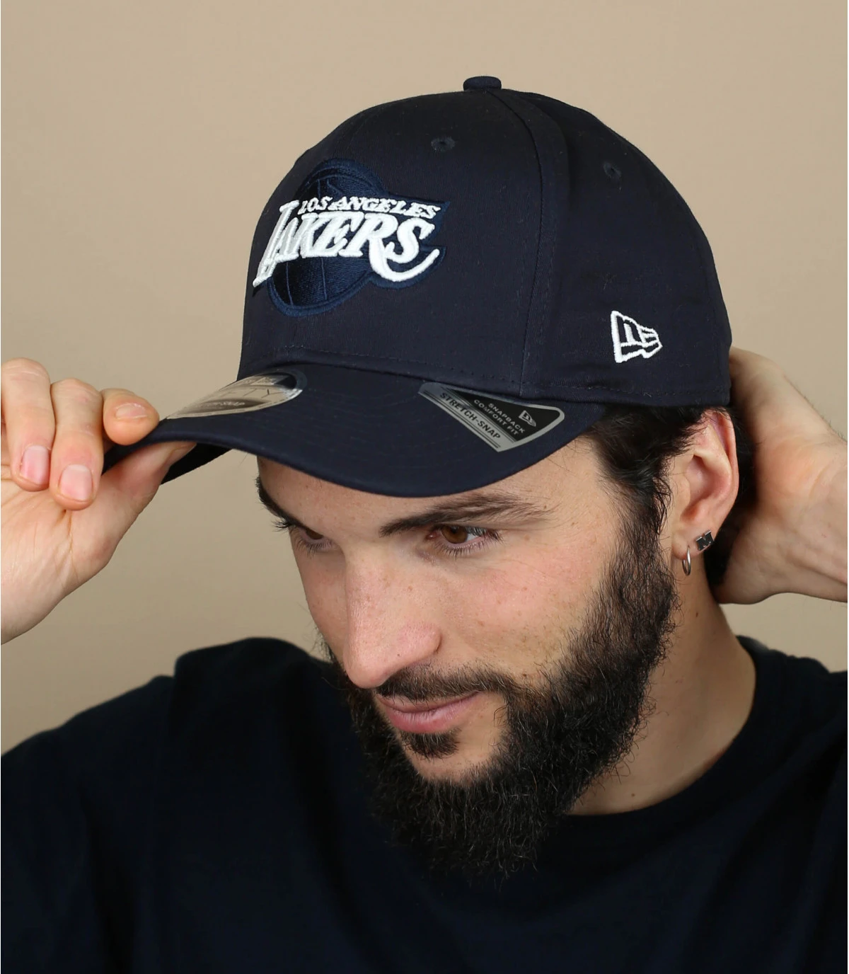 NEW ERA Casquette League Ess 950 Stretch Lakers 3 NEW ERA Casquette League Ess 950 Stretch Lakers